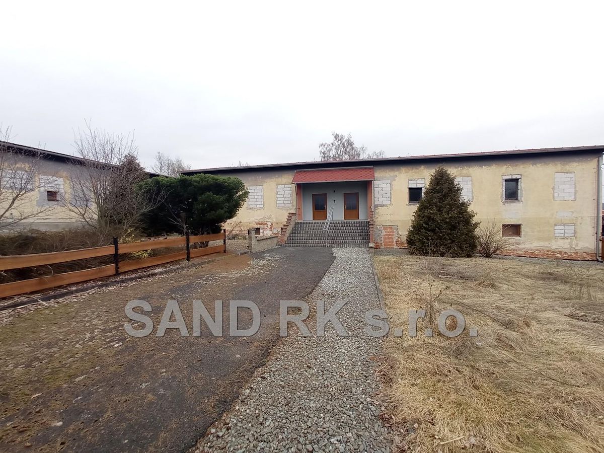 Pronájem garážového stání 85 m² – fotografie 3