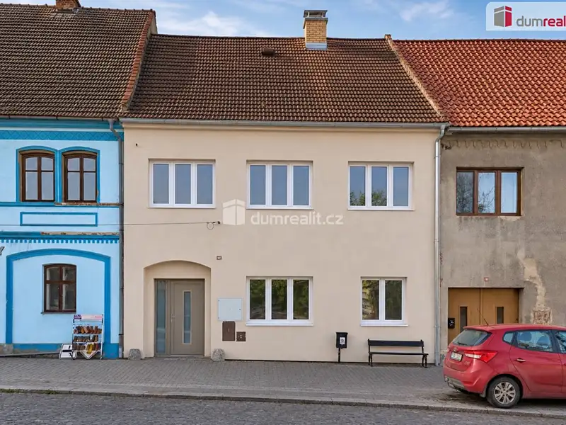 Prodej rodinného domu 200 m², pozemek 321 m², Kravaře – náhled fotky 1