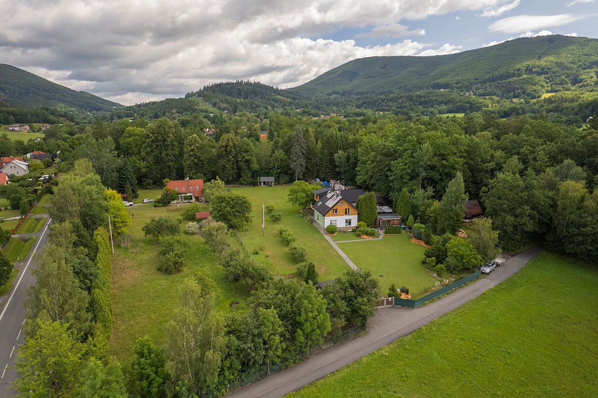 Prodej stavebního pozemku 2200 m² – fotografie 2