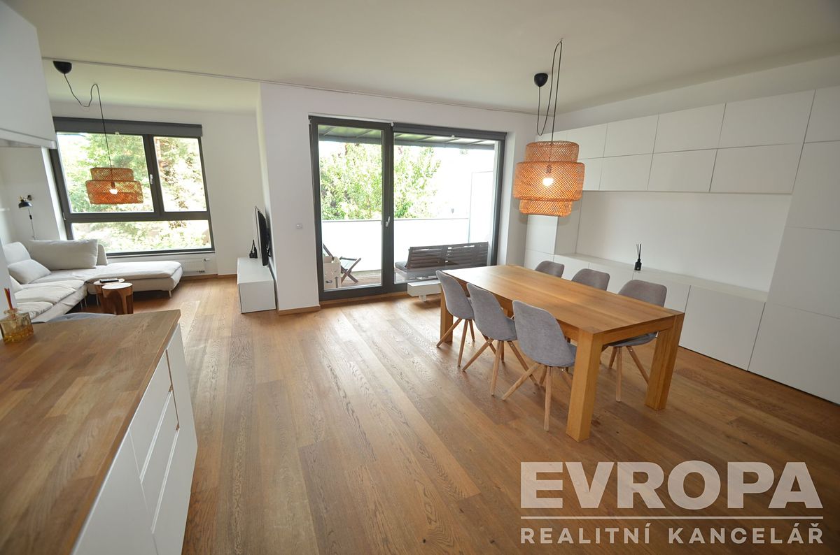 Pronájem bytu 3+kk 98 m²