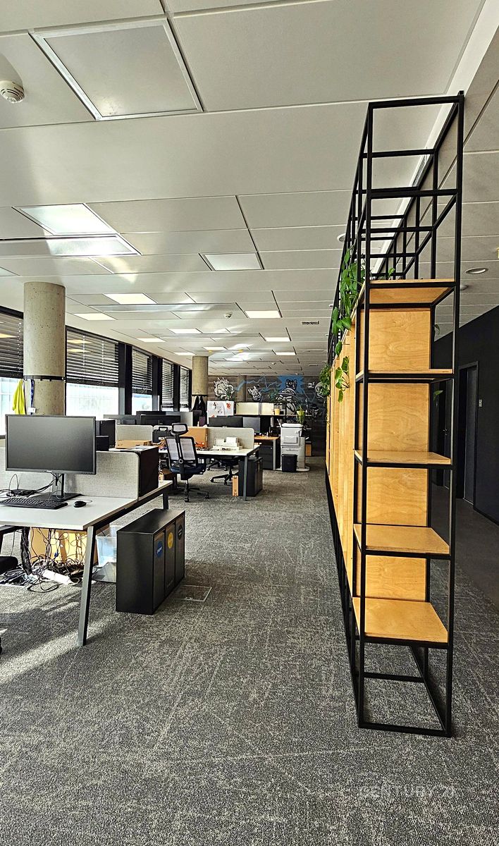 Pronájem kanceláře 1057 m² – fotografie 3