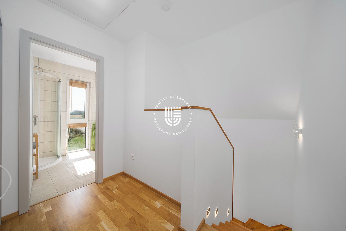 Prodej rodinného domu 120 m², pozemek 650 m² – fotografie 4