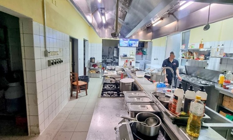 Prodej komerčního prostoru, 430 m² (8 z 18)