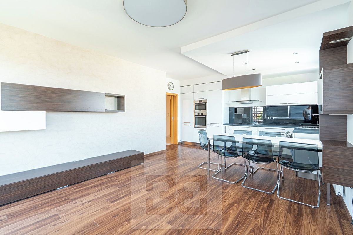 Pronájem bytu 3+kk 70 m²