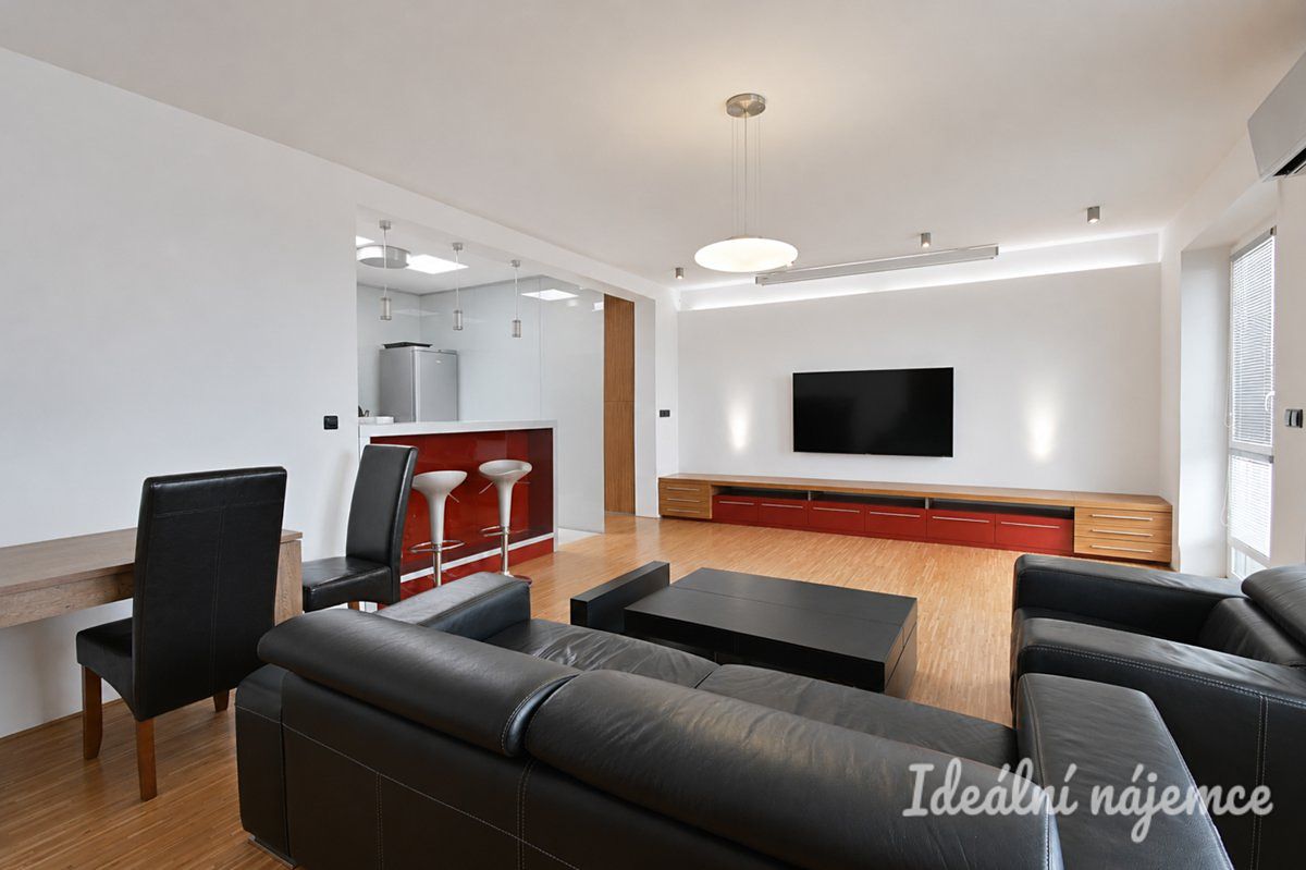 Pronájem bytu 4+kk 131 m²
