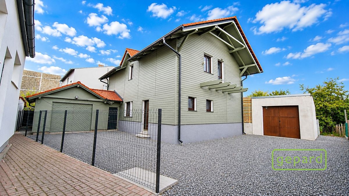Prodej rodinného domu 175 m², pozemek 390 m²