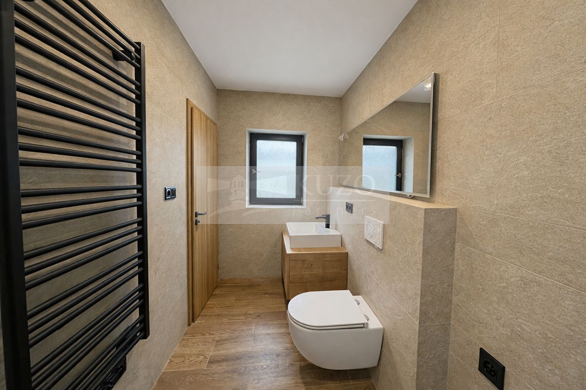Prodej rodinného domu 125 m², pozemek 181 m² – fotografie 2