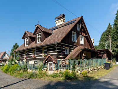 Prodej rodinného domu 250 m², pozemek 18974 m²