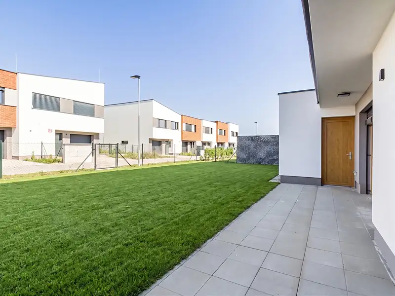 Prodej rodinného domu 160 m², pozemek 251 m², Praha – náhled fotky 1