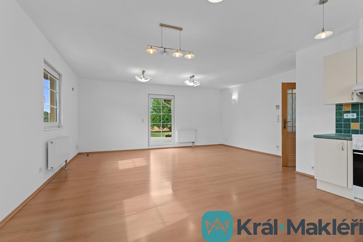 Prodej rodinného domu 110 m², pozemek 800 m² – fotografie 5