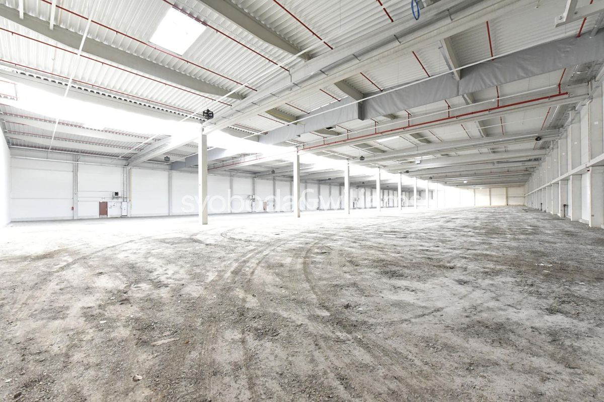 Pronájem výrobní haly, prostoru 2300 m² – fotografie 2