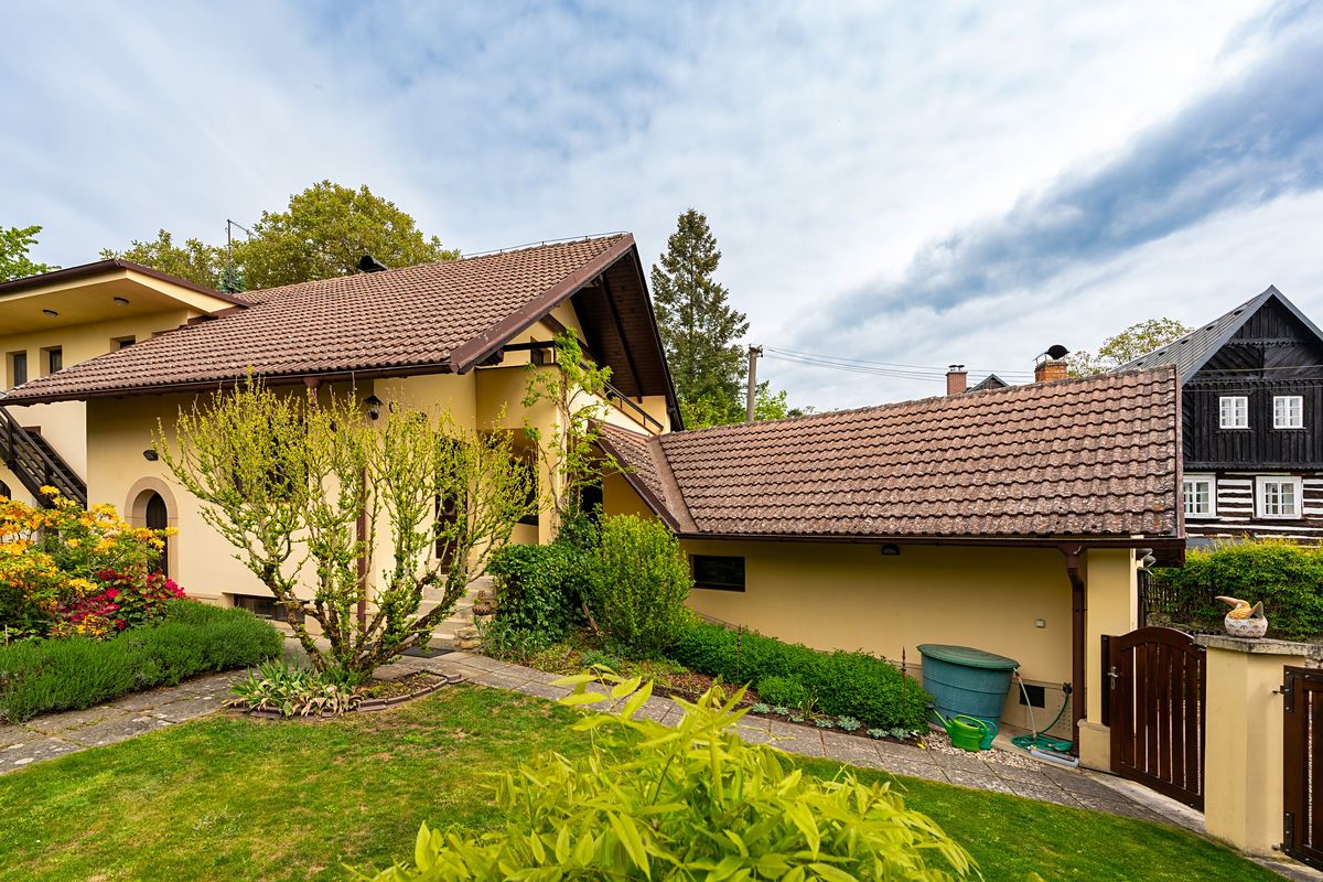 Prodej rodinného domu 200 m², pozemek 4816 m² – fotografie 4