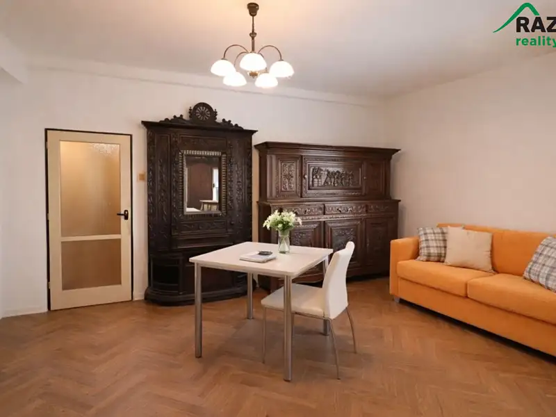 Prodej bytu 2+1 62 m², Karlovy Vary – náhled fotky 1