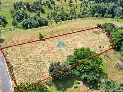 Prodej stavebního pozemku 2674 m²