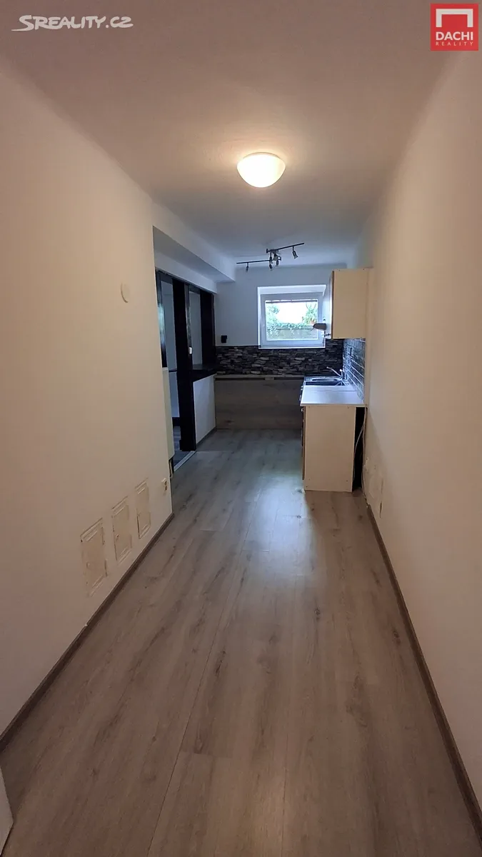 Pronájem bytu 2+1 55 m² – pohled 2