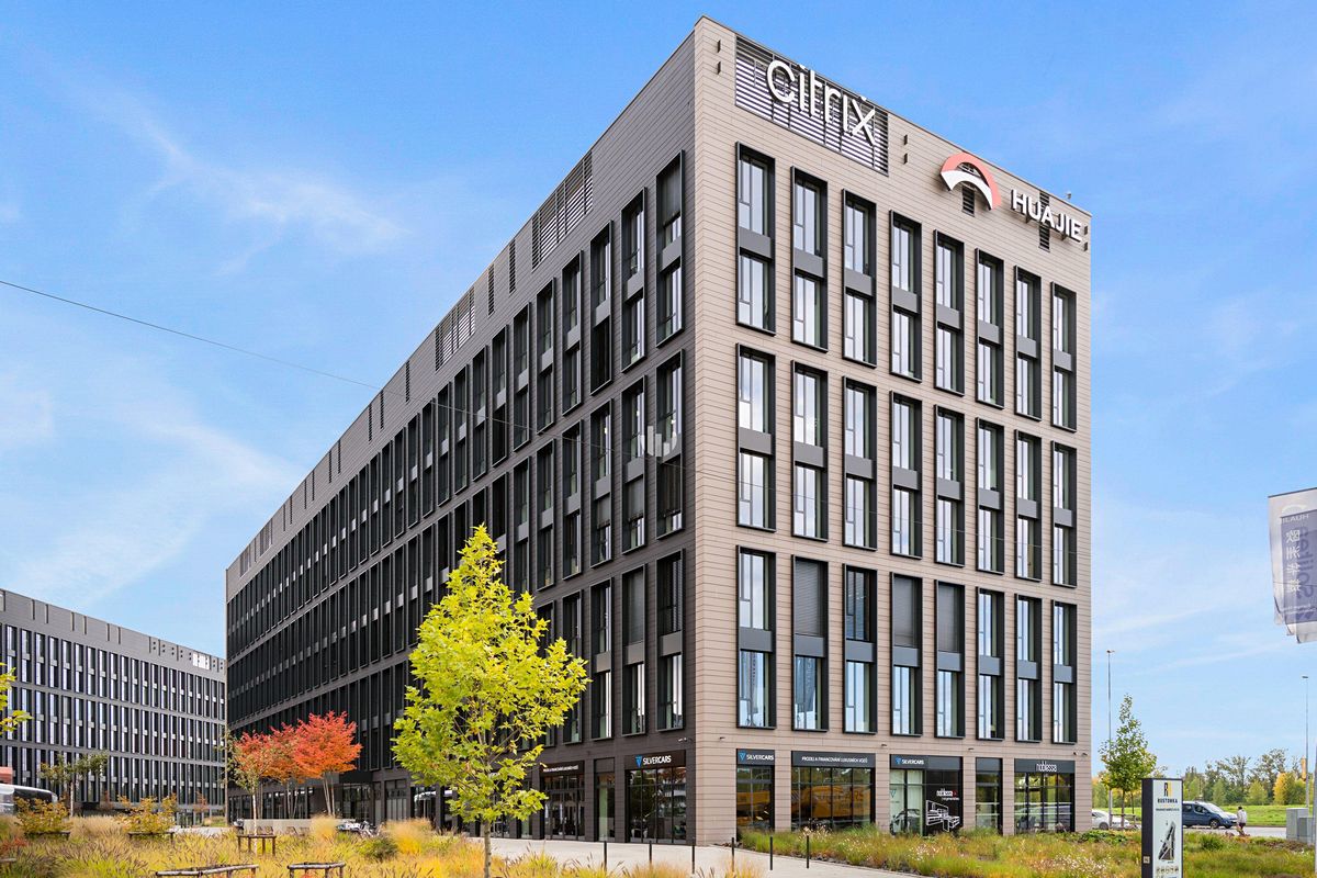 Pronájem kanceláře 337 m², Praha – fotka 1 z 3