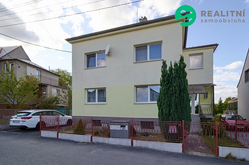 Prodej rodinného domu 316 m², pozemek 653 m²