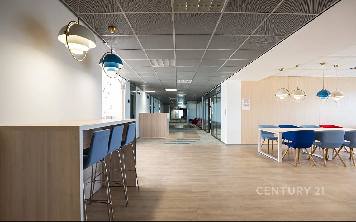Pronájem kanceláře 1200 m²
