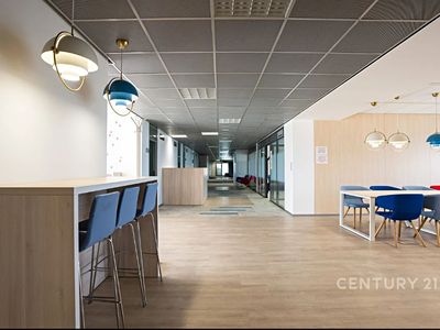 Pronájem kanceláře 1200 m²