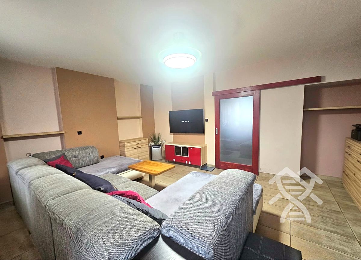 Prodej rodinného domu 210 m², pozemek 261 m² – fotografie 5