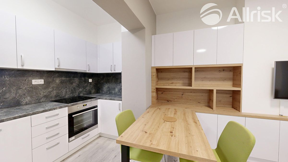 Pronájem bytu 1+kk 38 m²
