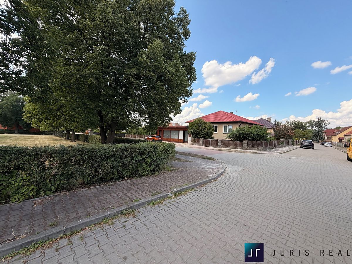 Prodej rodinného domu 250 m², pozemek 863 m² – fotografie 4