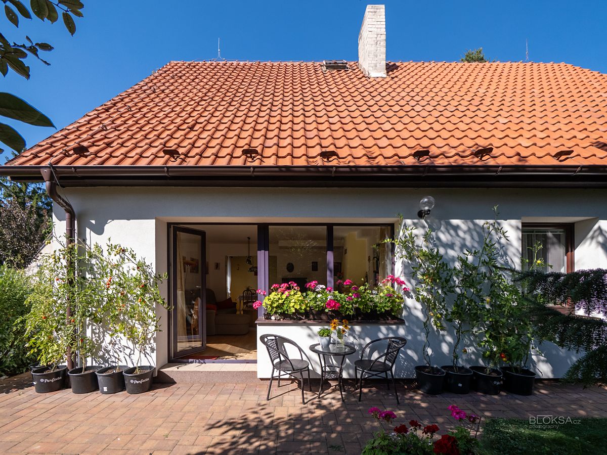 Prodej rodinného domu 151 m², pozemek 866 m² – fotografie 3