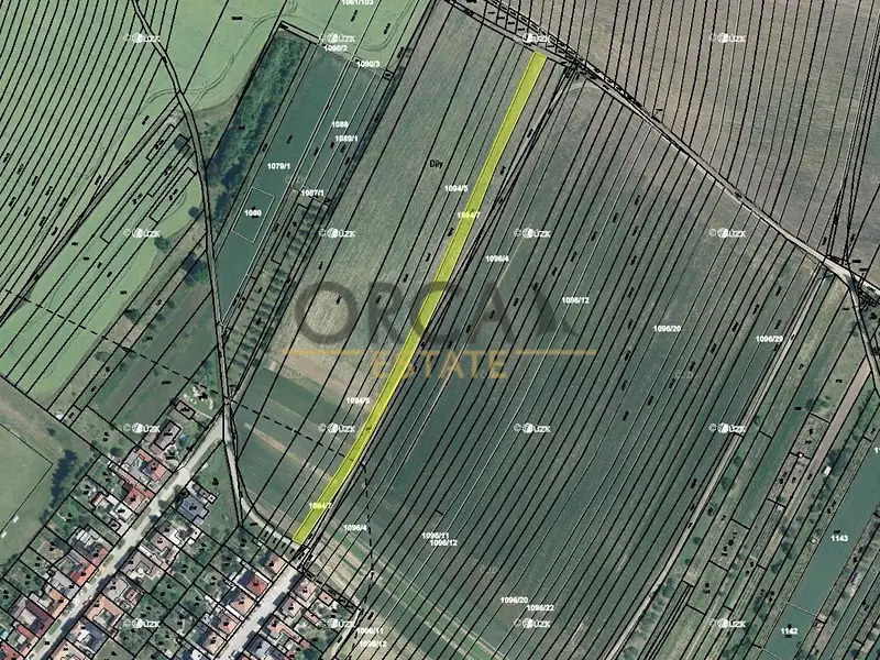 Prodej pole 2572 m², Domanín – náhled fotky 1