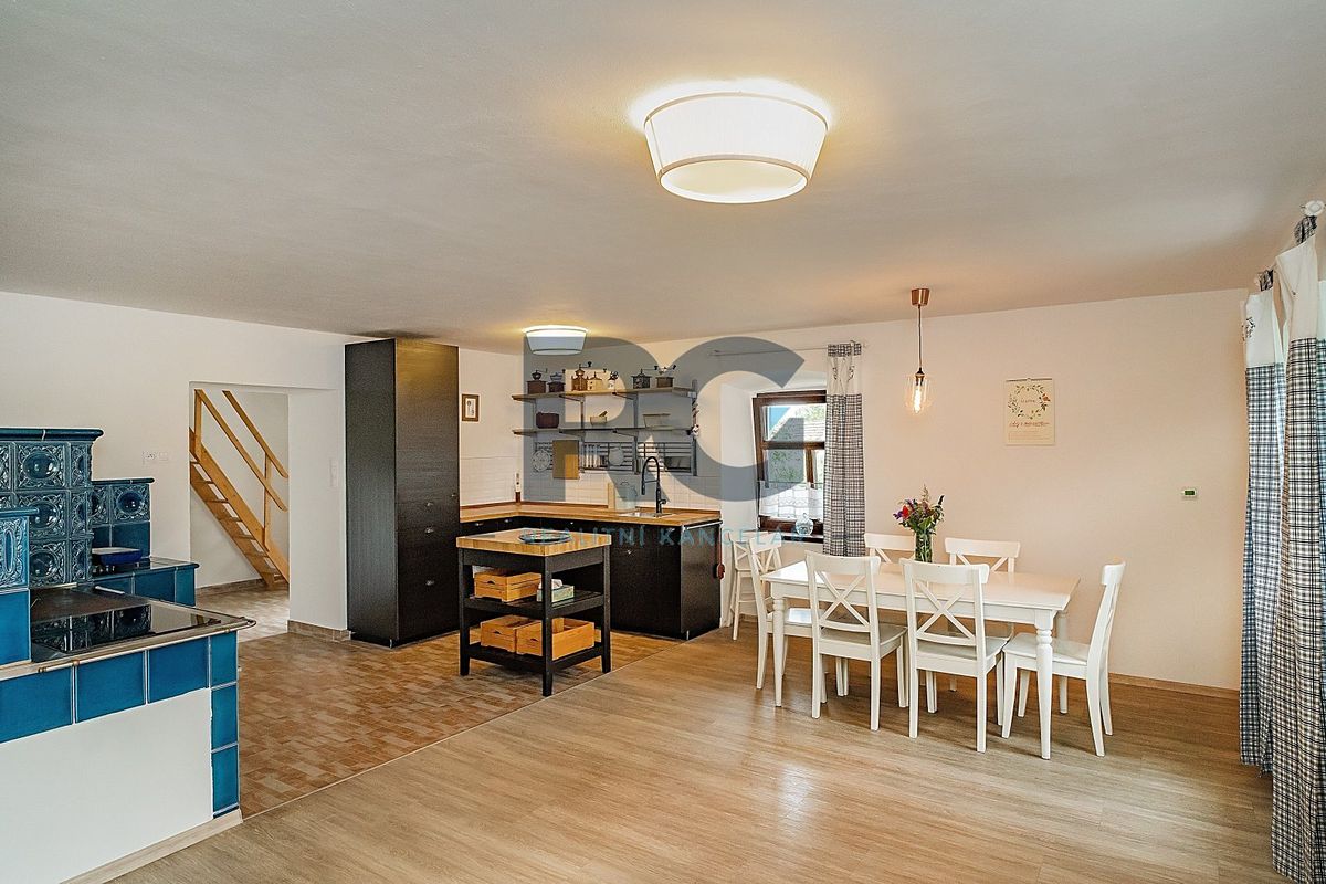 Prodej rodinného domu 174 m², pozemek 11512 m² – fotografie 3