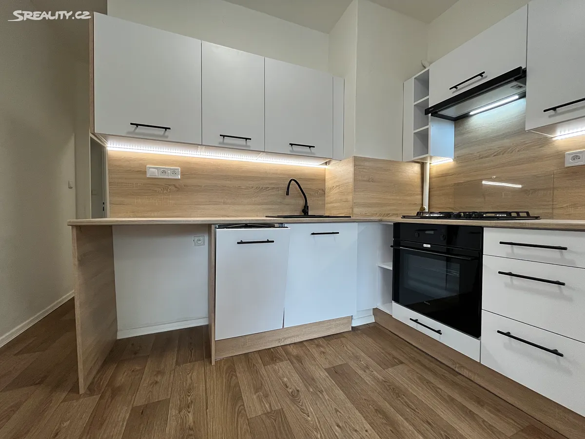 Pronájem bytu 2+1 77 m², Třinec