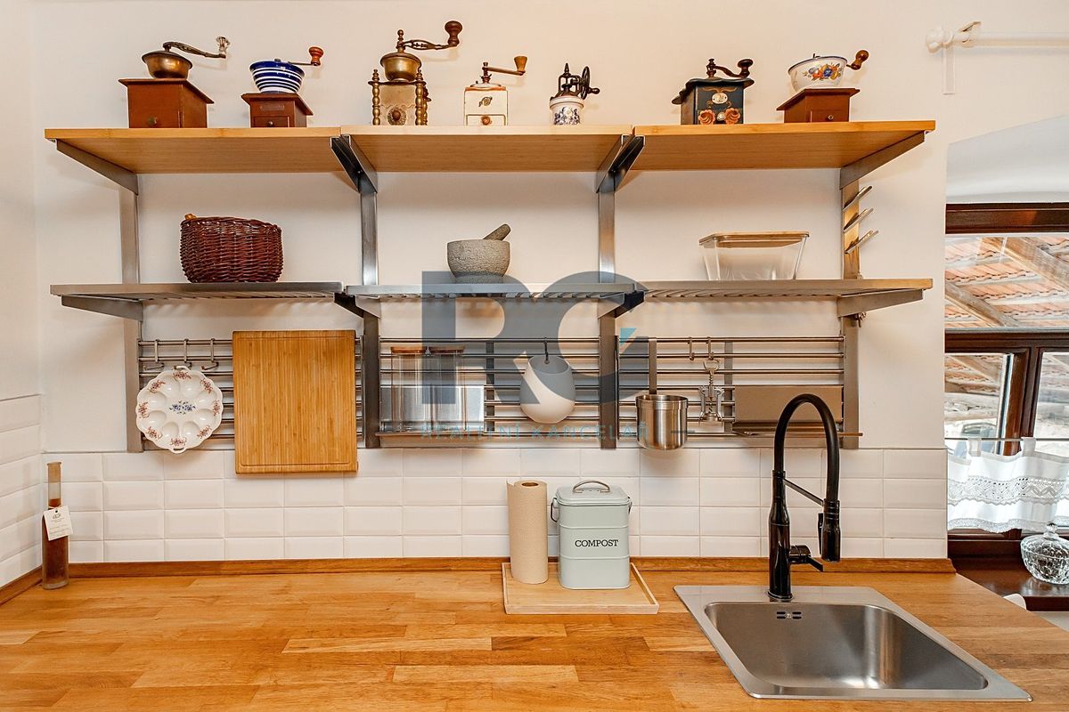 Prodej rodinného domu 174 m², pozemek 11512 m² – fotografie 5