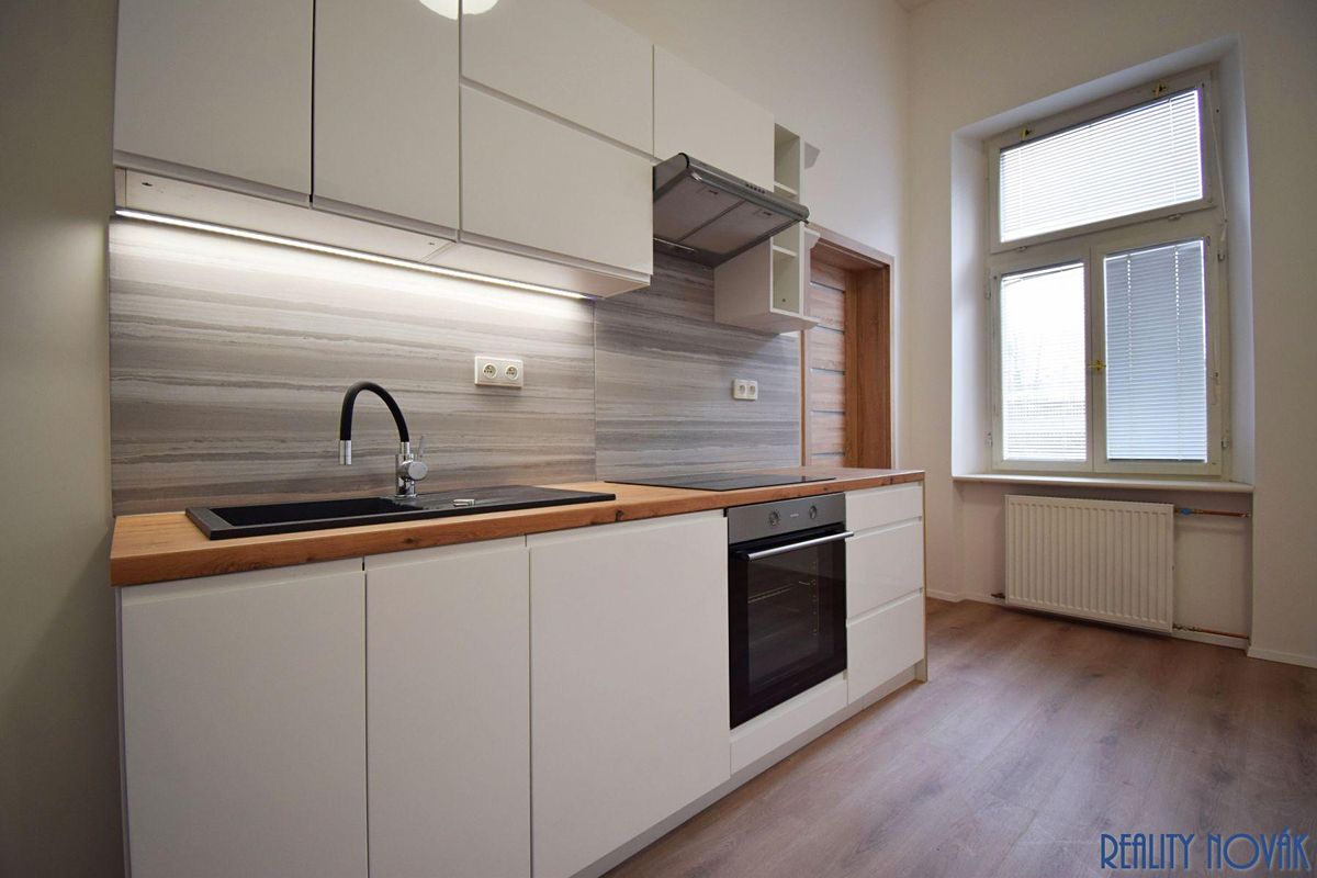 Pronájem bytu 2+kk 42 m² – fotografie 2