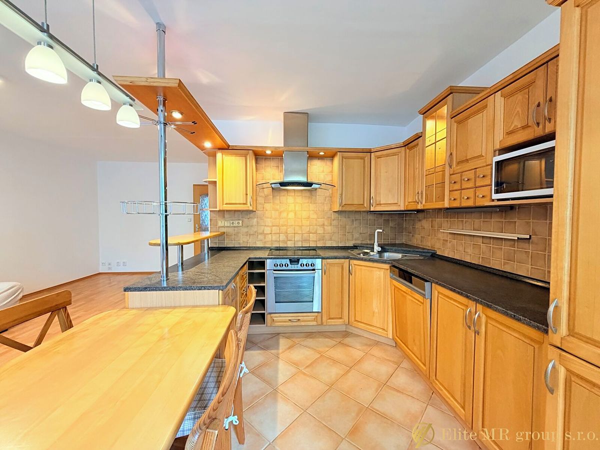 Pronájem bytu 3+kk 69 m²