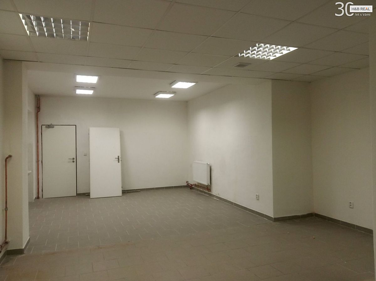 Pronájem obchodního prostoru 43 m² – fotografie 3