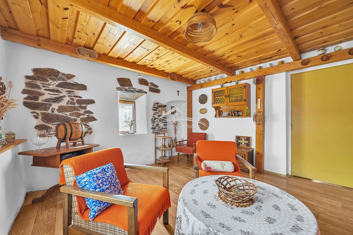 Prodej rodinného domu 130 m², pozemek 510 m² – fotografie 2