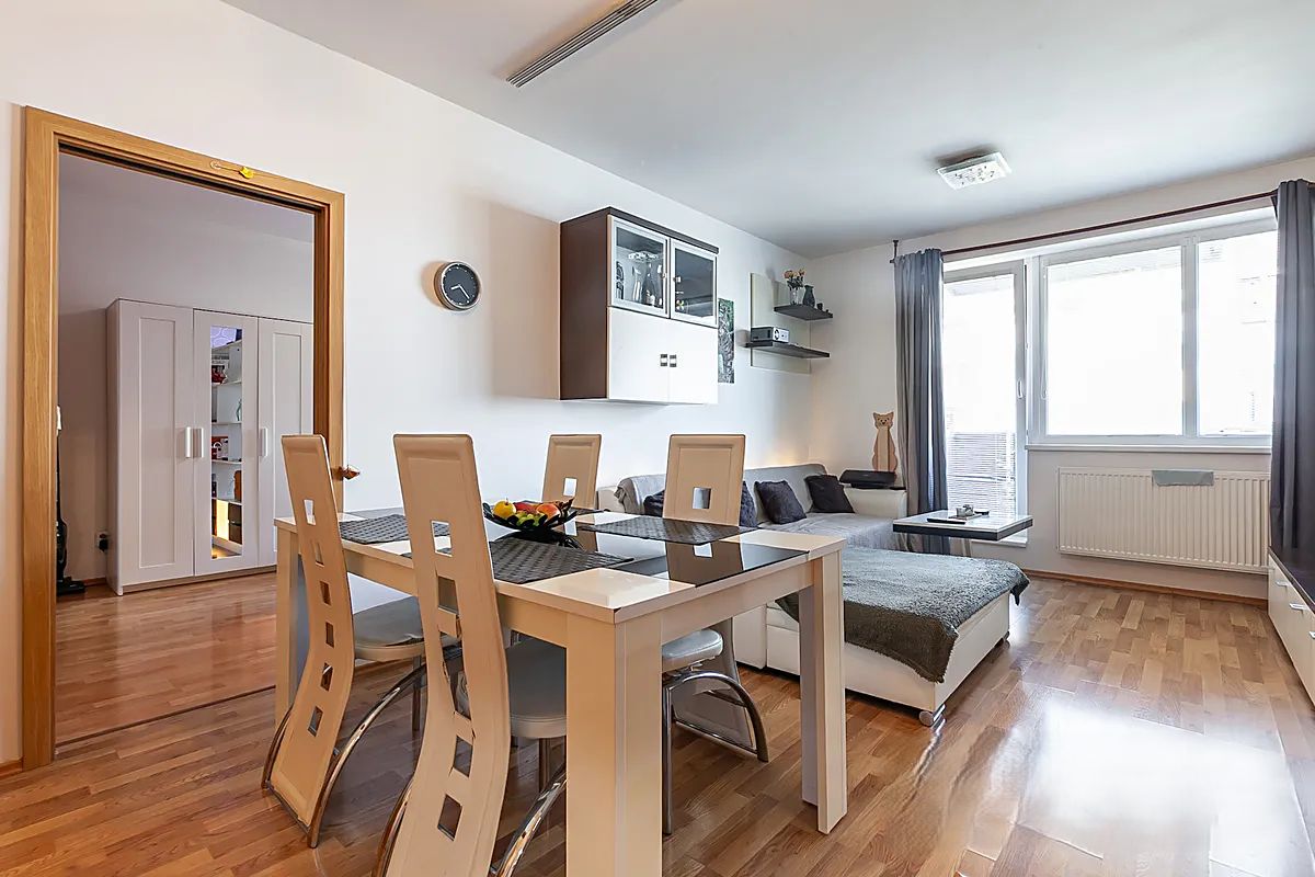 Pronájem bytu 2+kk 54 m²