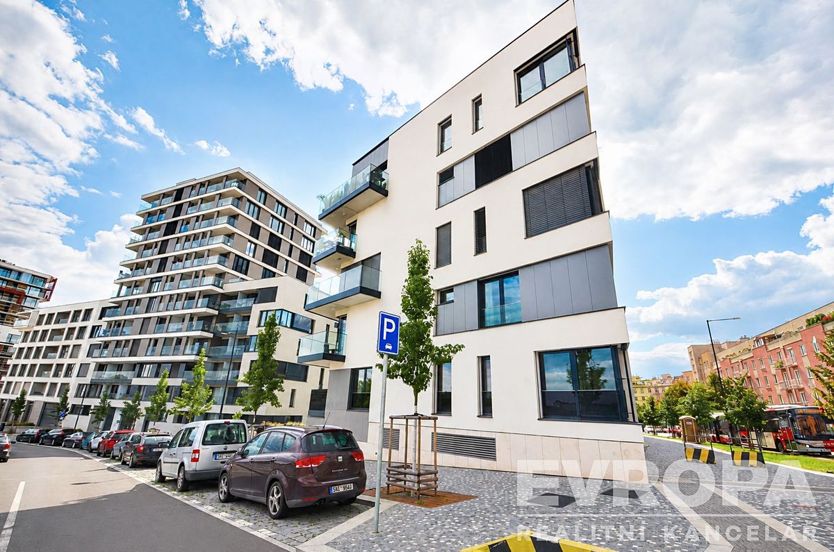 Pronájem bytu 3+kk 75 m²
