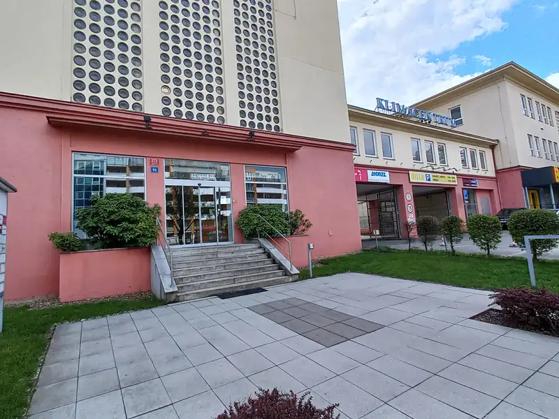 Pronájem kanceláře 140 m², Praha – náhled fotky 2