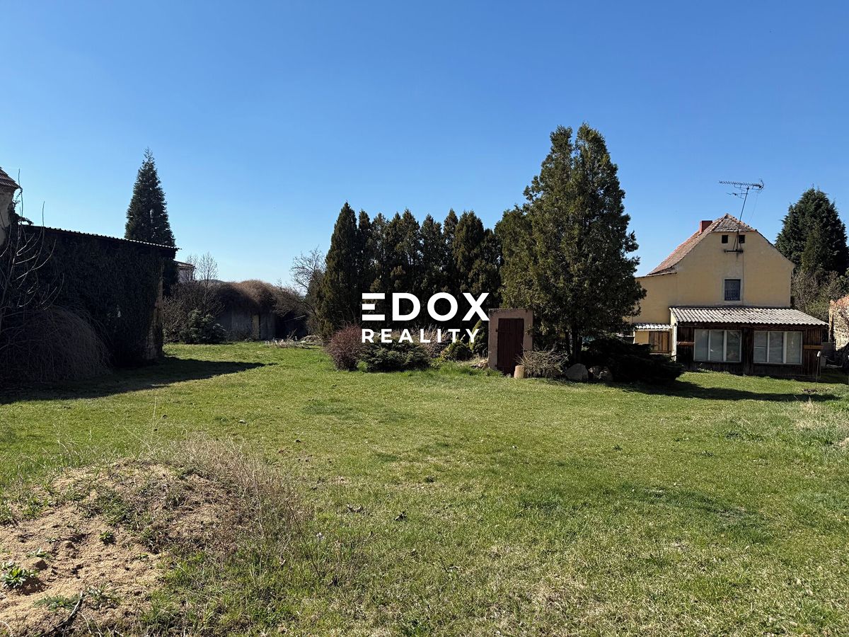 Prodej rodinného domu 200 m², pozemek 1530 m² – fotografie 3