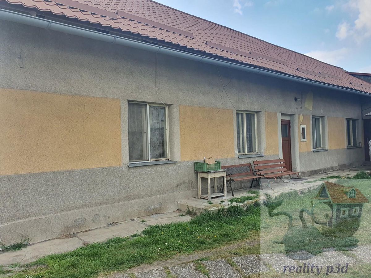 Prodej rodinného domu 290 m², pozemek 1759 m²