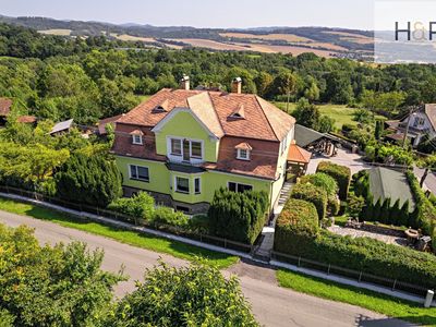 Prodej vily 300 m², pozemek 1418 m²