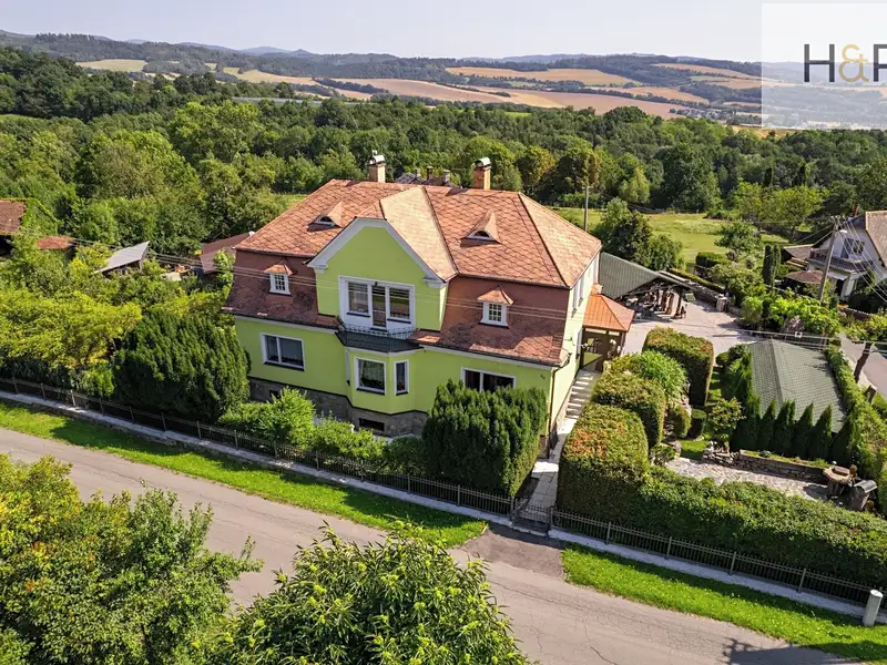 Prodej vily 300 m², pozemek 1418 m², Libina – náhled fotky 1