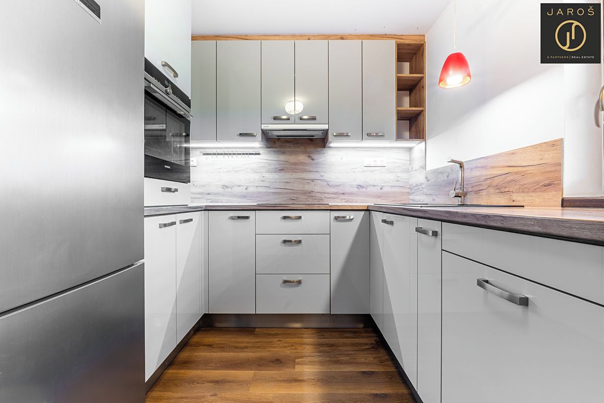 Prodej rodinného domu 102 m², pozemek 988 m² – fotografie 5