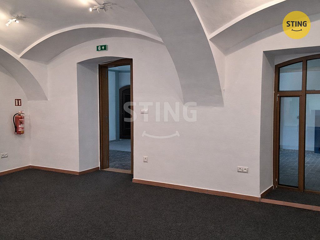 Pronájem obchodního prostoru 58 m² – fotografie 3