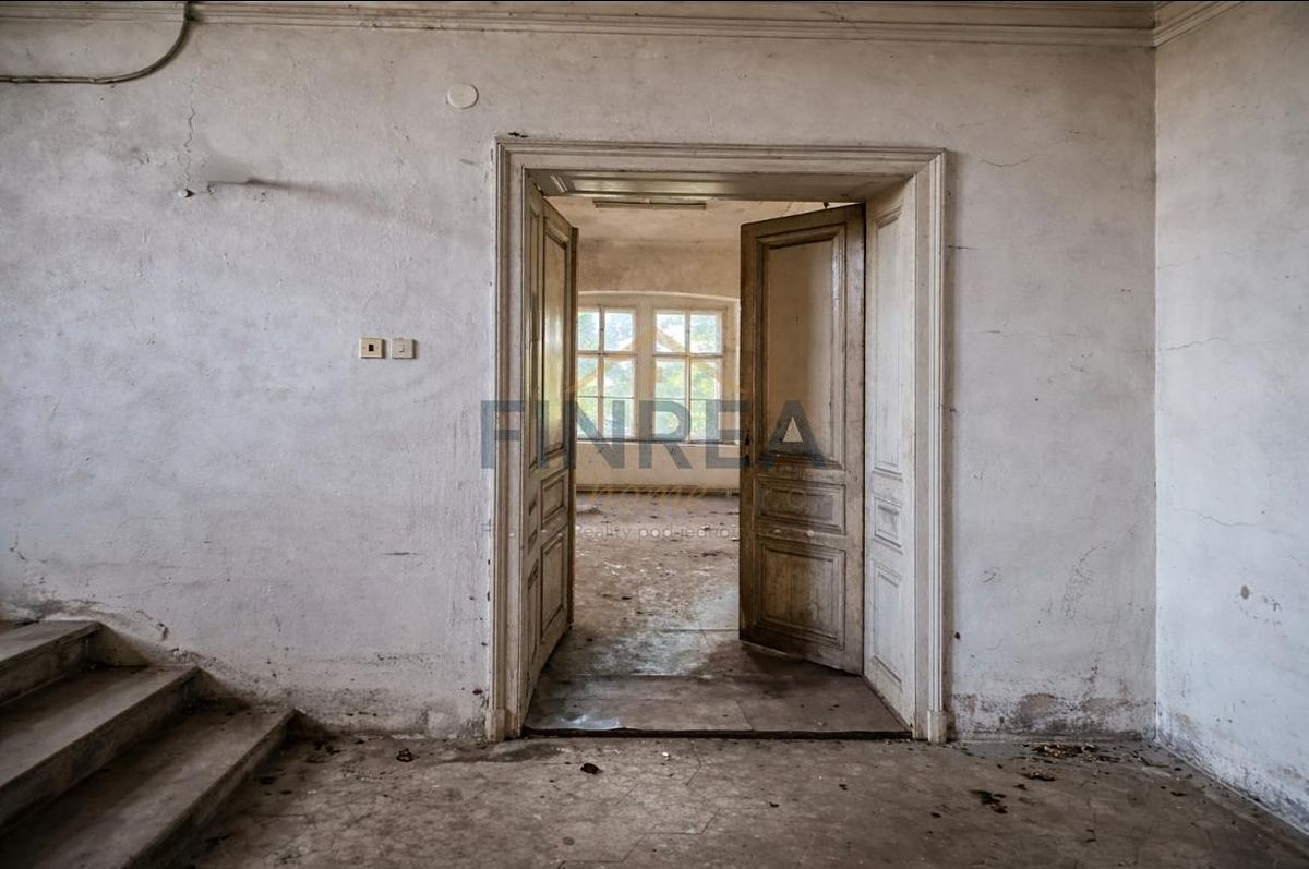 Prodej rodinného domu 1000 m², pozemek 4624 m² – fotografie 5