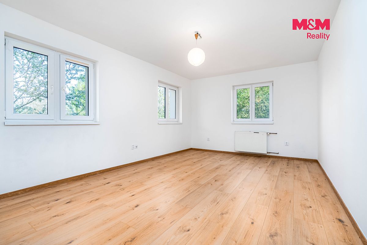 Prodej rodinného domu 146 m², pozemek 650 m² – fotografie 2