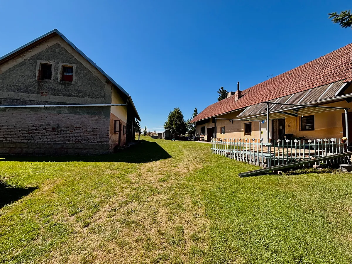 Prodej rodinného domu 95 m², pozemek 3330 m²