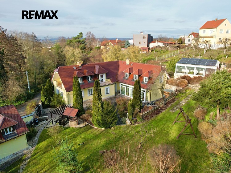 Haus zum Kauf, 650 m² (1 von 49)