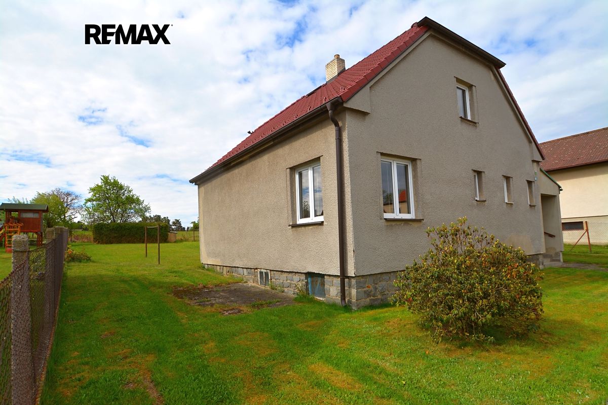 Prodej rodinného domu 187 m², pozemek 344 m² – fotografie 2