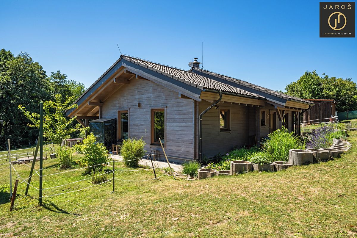 Prodej rodinného domu 81 m², pozemek 4419 m²